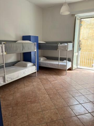 Coremi Hostel Nápoly Kültér fotó